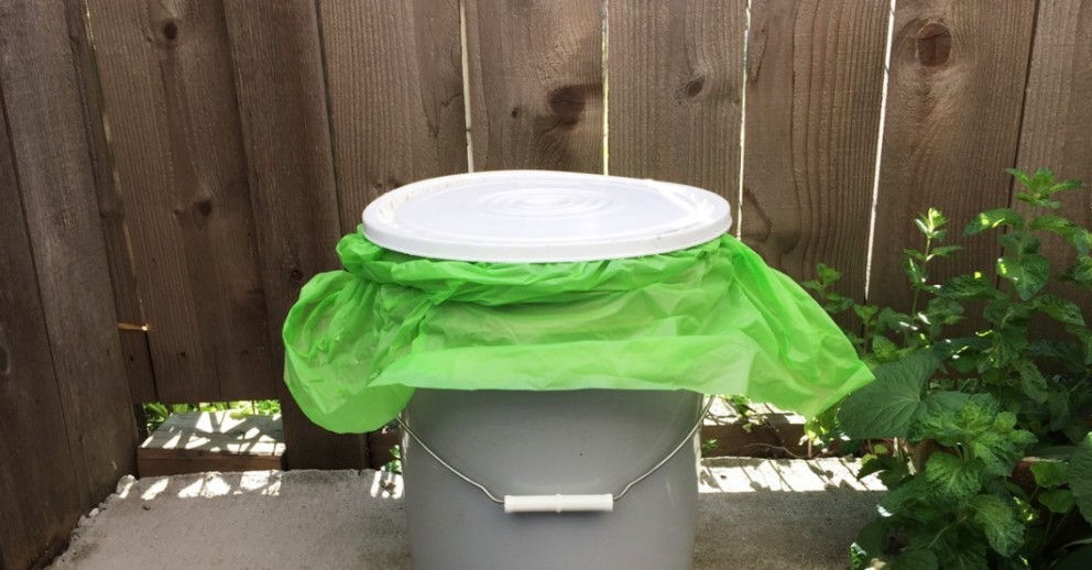 https://www.recyclebycity.com/thumb/992/auto/compost_bucket_thumb_1.jpg